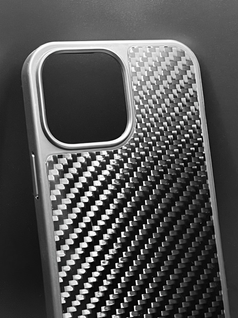 SLNXHERE - Weaved Carbon Fiber iPhone Case